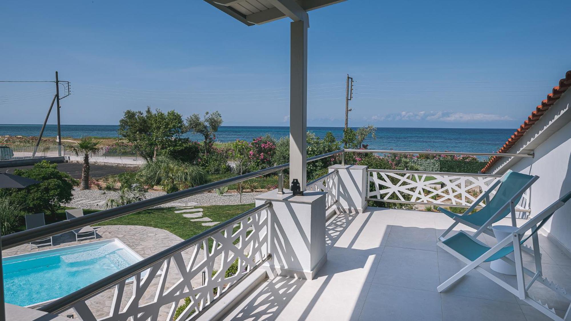 Electra Beachfront Suites, Nea Irakleia ภายนอก รูปภาพ
