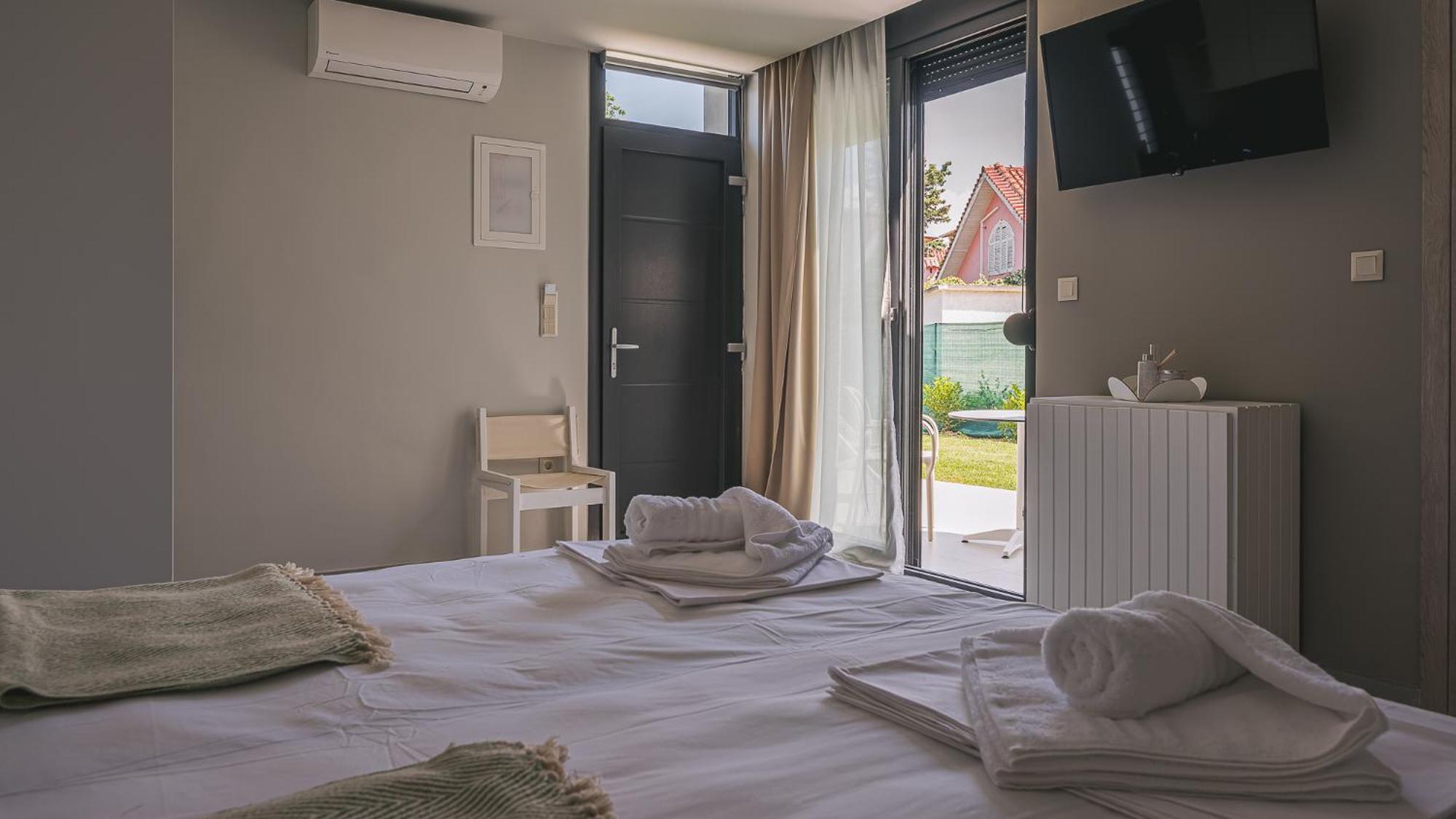 Electra Beachfront Suites, Nea Irakleia ภายนอก รูปภาพ