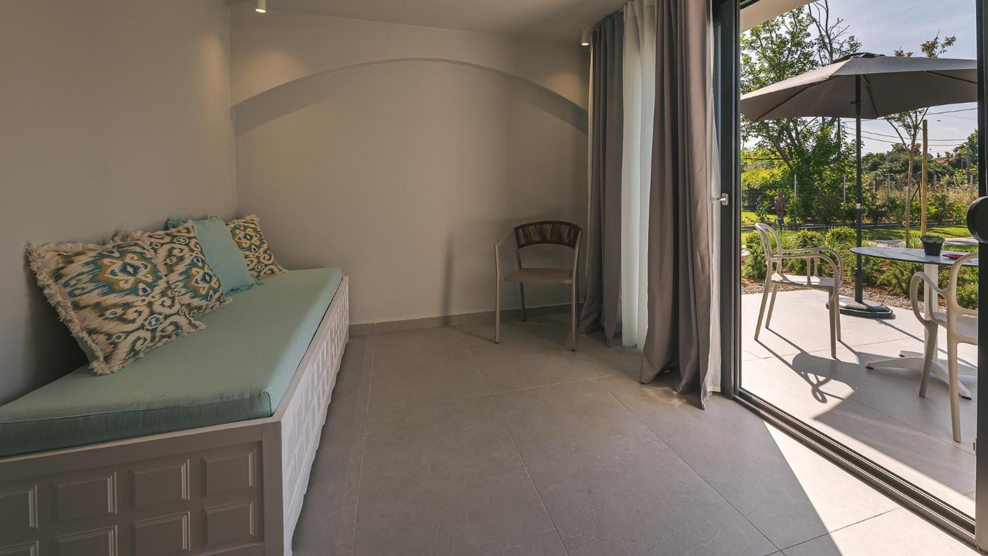 Electra Beachfront Suites, Nea Irakleia ภายนอก รูปภาพ